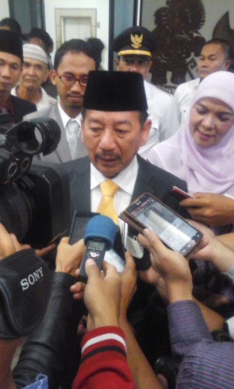 Herman HN pada wawancaranya dengan awak media di Balai Keratun, Bandar Lampung (15/09).