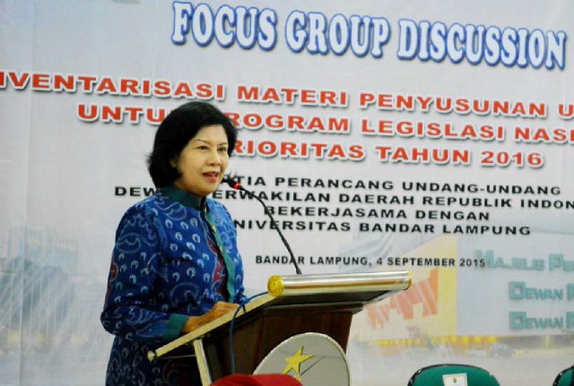 Wakil Ketua PPUU DPD RI Baiq Diyah Ratu Ganefi saat menyampaikan sambutan di Kampus B Pasca Sarjana Universitas Bandar Lampung (04/09)