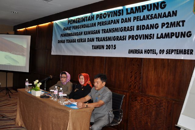 Suasana Rapat Pengendalian Pelaksanaan Program Pembangunan dan Pembangunan Kawasan Transmigrasi Bidang P2MKT, Rabu (9/9) di Hotel Emersia Bandar Lampung.