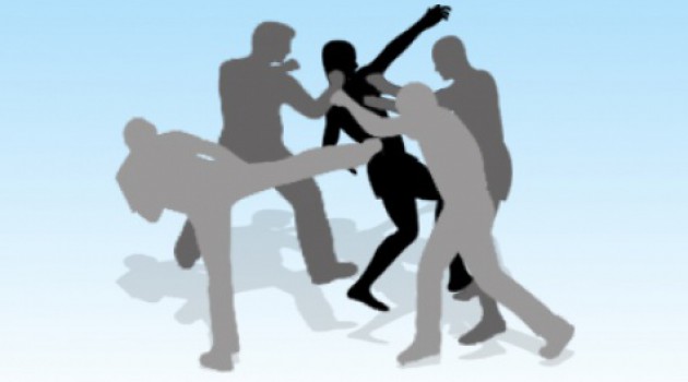 uploads--1--2013--11--91204-ilustrasi-pengeroyokan-gerebek-narkoba-polisi-malah-ditodong-pistol-dan