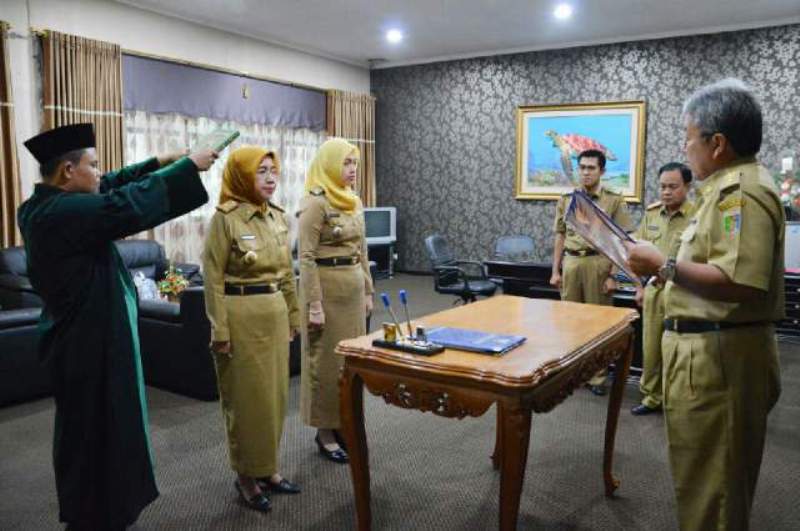 Suasana pelantikan susulan pejabat Eselon II dan IV di lingkungan Pemerintah Provinsi Lampung, Selasa (13/10/2015) di Ruang Sekda Provinsi Lampung.