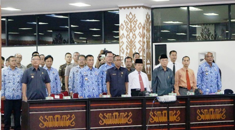 rapat koordinasi pencegahan terorisme dan penyebaran paham radikalisme di Balai Keratun Kompleks Perkantoran Gubernur, Senin 18 Januari 2016.