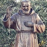 Desa di Italia Habiskan Rp2,2 Triliun untuk Bangun Patung Padre Pio