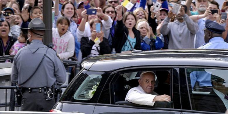 1203534Pope-Fiat1780x390