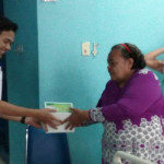 Relawan Garuda Ridho Berbakhti Bagikan 400 Nasi Kotak di Rumah Sakit Medika Natar