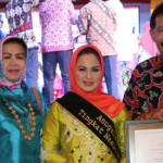 Aprilani Yustin Ficardo Terima Penghargaan dari Kemendikbud