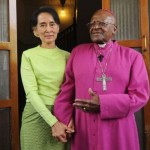 Uskup Desmon Tutu Kecam Suu Kyi: “Sikap Diam Anda” Menambah Kepedihan