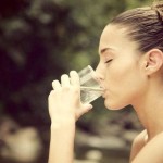 7 Manfaat Hebat Dari Rajin Minum Air Hangat Pagi Hari