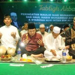 Gubernur Ridho Berbaur dengan Masyarakat Dengarkan Tausyah Ustadz Abdul Somad