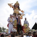 Di Depan Ribuan Masyarakat Bali, Pangeran Edwarsyah Pernong Puji Ridho sebagai Teladan Masyarakat Lampung